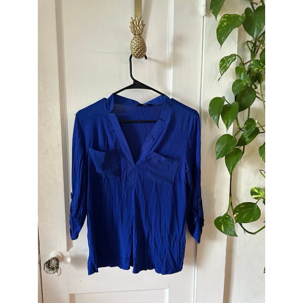 Cable & Gauge women’s size medium blue blouse